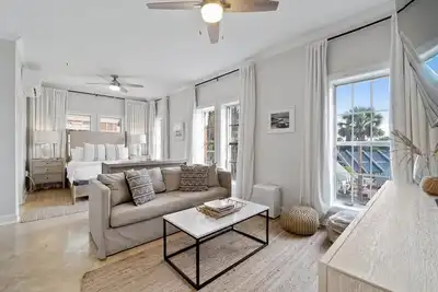 Image de \"Shore Beats Work\" #250 Studio Sleeps 4