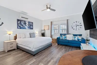 Image de Endless Summer 259–Pool–Sleeps 4