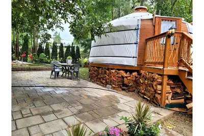 Image de Relax in the City at Our Unique Yurt Retreat