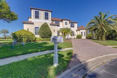 Image de Spacious 7 Bedroom Home Close to Disney on the luxurious Formosa Gardens