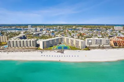 Image de Surfs Up 624–Gulf Views–Sleeps 6