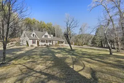 Image de Summer Snow – Family home on Buck Creek; Pool Table & Large Patio w/ Firepit