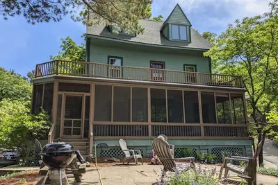 Image de Cozy Cottage with Lake view!