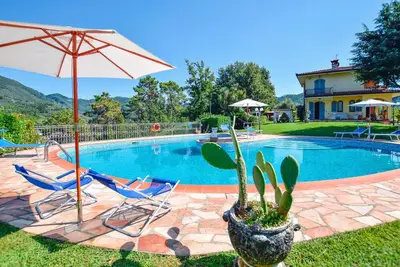Image de Maison confortable de 4 chambres à.