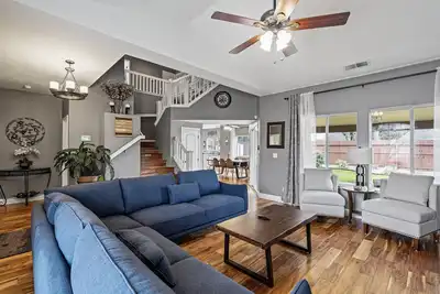 Image de 4br 3ba EVCharger! King Bed! Long StaysWelcomed