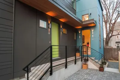 Image de Mid Century Modern Charm in Historic West End