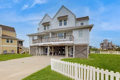 Image de Dog-friendly townhouse with pool access, washer/dryer, fast WiFi, Ac & ocean view