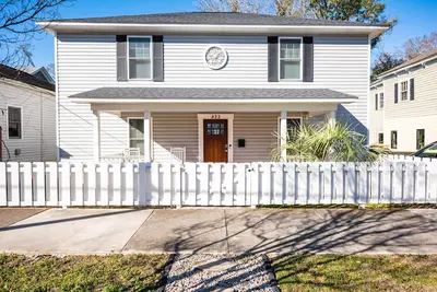 Spacious Downtown Retreat - Close to Everything!