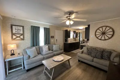 Image de Sleeps 4 -Private Country Retreat Near Savannah & Beaches - Close to i-95 & i-16