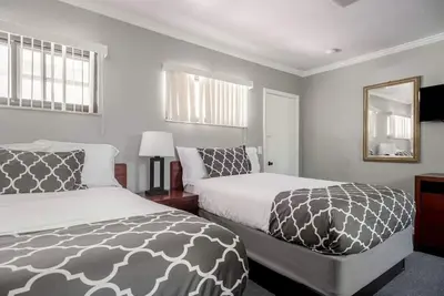 Image de Cozy Private Room with Bath| Sleeps 4| Free parking