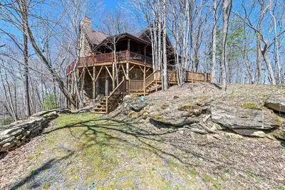 Image de Rustic mountain cabin with amazing view, pool table, jetted tub, W/D & fireplace