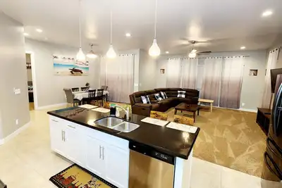 Image de New! Luxury Modern Retreat House in Flagstaff