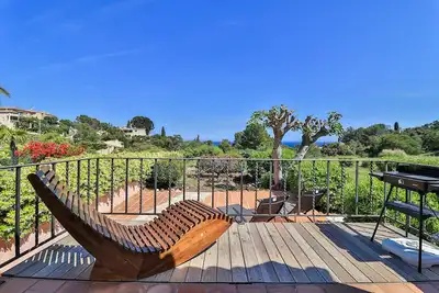 Image de Charmant bastidon style cottage, vue mer, jardin, piscine commune
