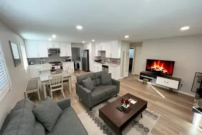 Image de Cozy Family Cottage 15 mins from The Village