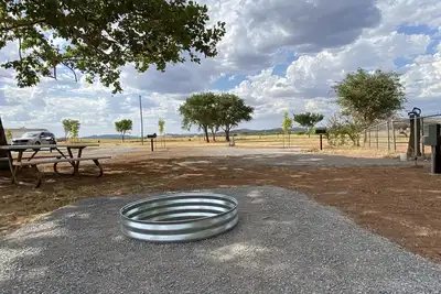 Image de Camp at the foothills of Wichita Wildlife Refuge & Mountains.