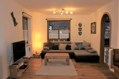 Image de Ferienwohnung Geigelsteinblick, 85qm, Og, 2 Schlafzimmer, Kachelofen, Balkon