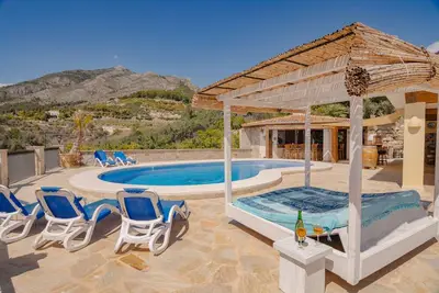 Image de Belle maison de vacances avec piscine privée