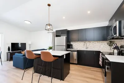 Image de (585 A) Charming 2br Rosedale Retreat - Conveniently Close to Grant Park