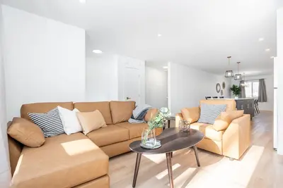 Image de (585)Modern and Convenient Three-Bedroom Close to Grant Park (B)