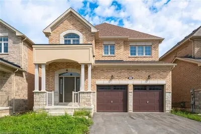 Image de Mins To Niagara Falls -Sleeps 12 - King Beds- Ev Charger-1. 5 Gb