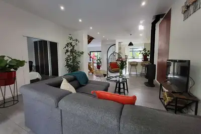 Image de  Magnifique Villa: Spa & Billard & Air Hockey accès Rer à 35 min de Paris