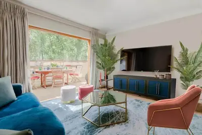 Image de Immaculate Massive Classy Chic Family Abode+Garden off Us Embassy (sleeps 8)