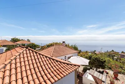 Image de Romantic house between gardens, with wifi and barbecue