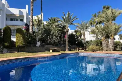 Image de Townhouse 100m from the Beach, WiFi, Uktv, parking y solarium
