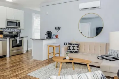 Image de Best Location & Free Parking