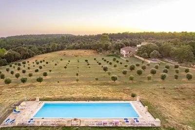 Image de Charming rural cottage \"olive\" on a 17Ha estate.