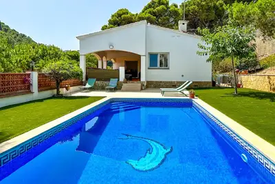 Image de Beautiful mediterranean villa with swimmingool.