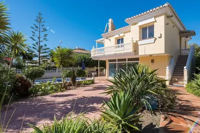 Image de Two bedroomed Ground floor apartment with private pool