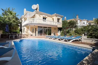 Image de 43813- 3 bedroom- Beautiful accommodation with private pool
