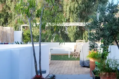 Image de Traditional house yard - top terrace in city town