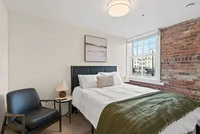 Image de Roav Stays - J & K on Main Luxury Apartment 305