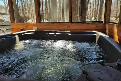 Image de Cozy Tiny Cabin With Private Hot Tub Near Lake & Skiing