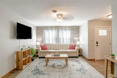 Image de Wonderstruck on Wendover- 20 Mins to Downtown