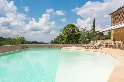 Appartement 'Brotes Castagno' avec piscine partagée, Wi-Fi et climatisation