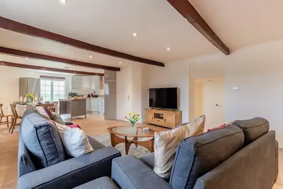 Image de A stunning property, very spacious, very modern, luxurious throughout, and in a great location.
