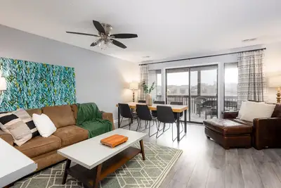 Image de Walk-in Condo on the 17th Hole!