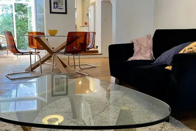 Image de Amazing location, sleeps 5, gorgeous original Glebe terrace, great value!