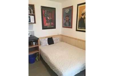 Image de Small cozy studio with bathroom and kitchenette