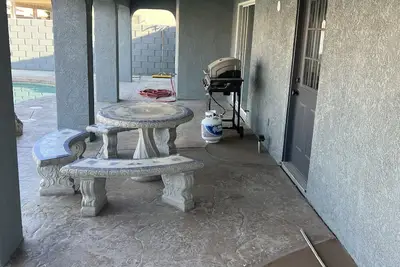 Image de Short walking  distance to Coachella Fest