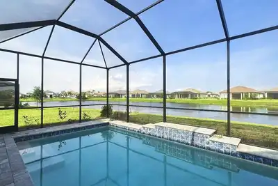 Image de New Luxury Home w/ Private Pool and Jacuzzi in Esplanade at Azario Golf Resort