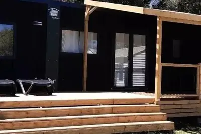 Image de HomeFlower Premium 29m2 - 2 Schlafzimmer + Halb überdachte Terrasse + Tv + Lv 4 Personen