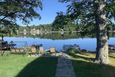 Image de Newly Remodeled Pocono Lakefront Cottage on Private Lake Ariel!