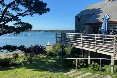 Image de Grande maison d'architecte sur la petite plage