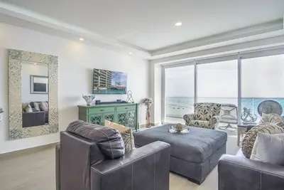 Image de Marvelous 2 bedroom condo Encantame Towers Verano 604