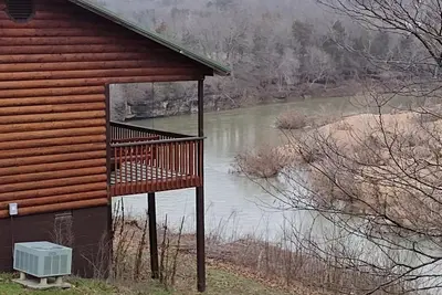 Image de Riverfront Blue Heron Cabin on the Kings River