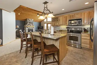 Image de Luxury Lakeside living at Northern Bay Resort. Houses 13 with Exclusive BunkRoom